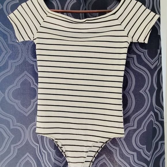 Rue 21 White Black Striped Swimsuit Leotard Stretchy Size Medium M Ribbed w snap - Picture 2 of 6